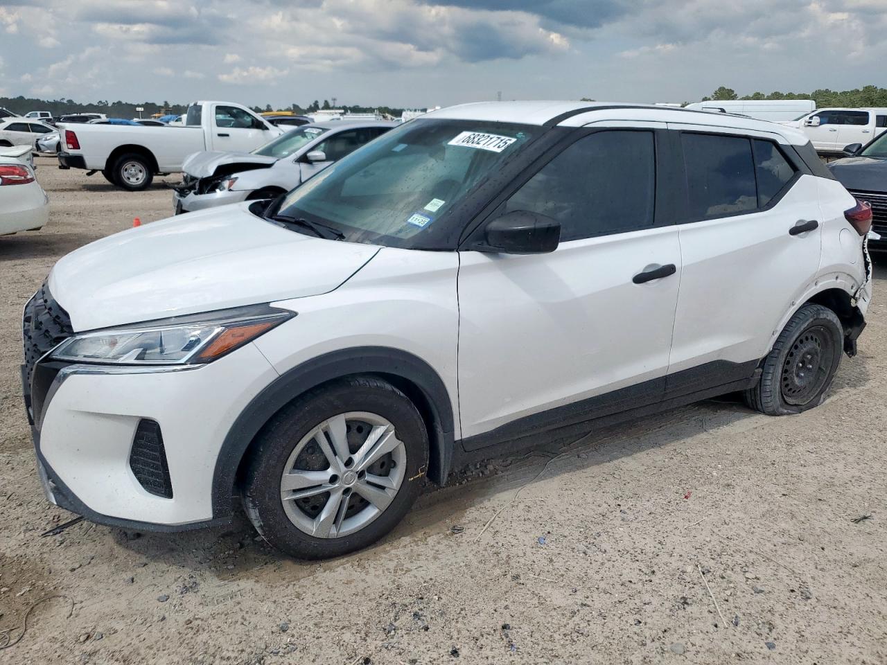 2021 Nissan Kicks s S
