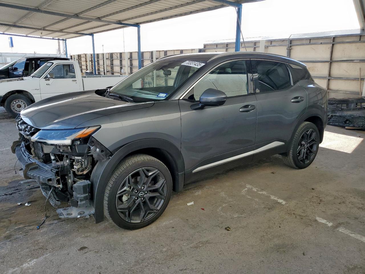 2025 Nissan Kicks sr SR