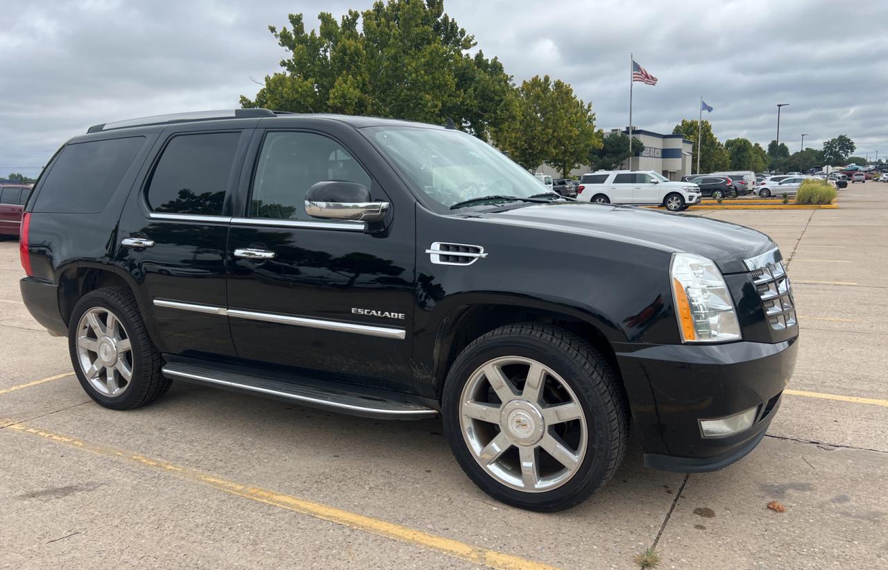 2011 Cadillac Escalade Luxury