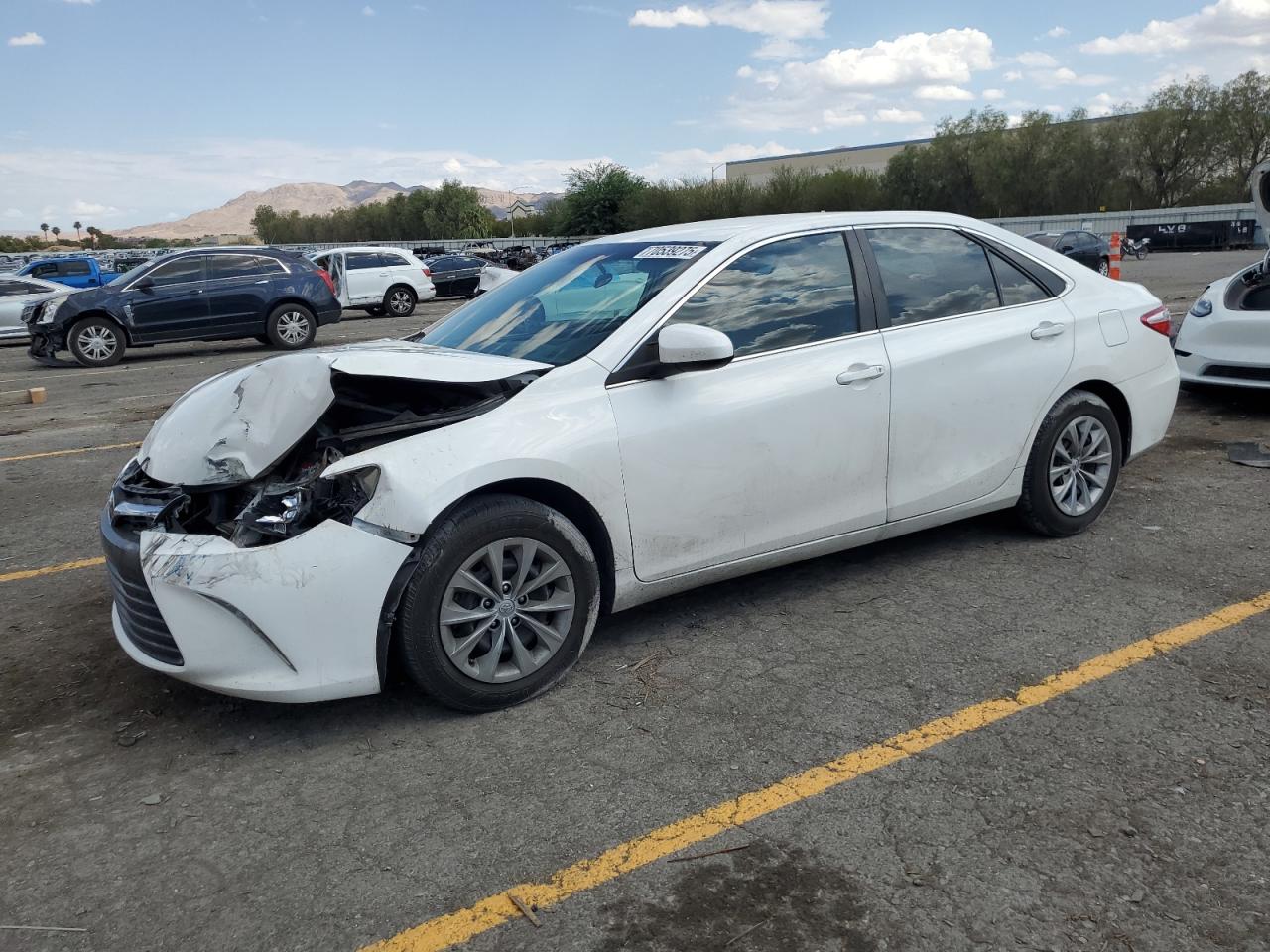 2016 Toyota Camry le LE