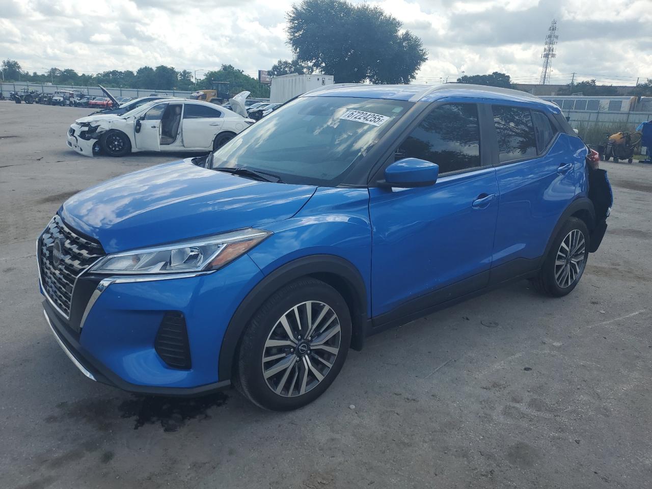 2023 Nissan Kicks sv SV
