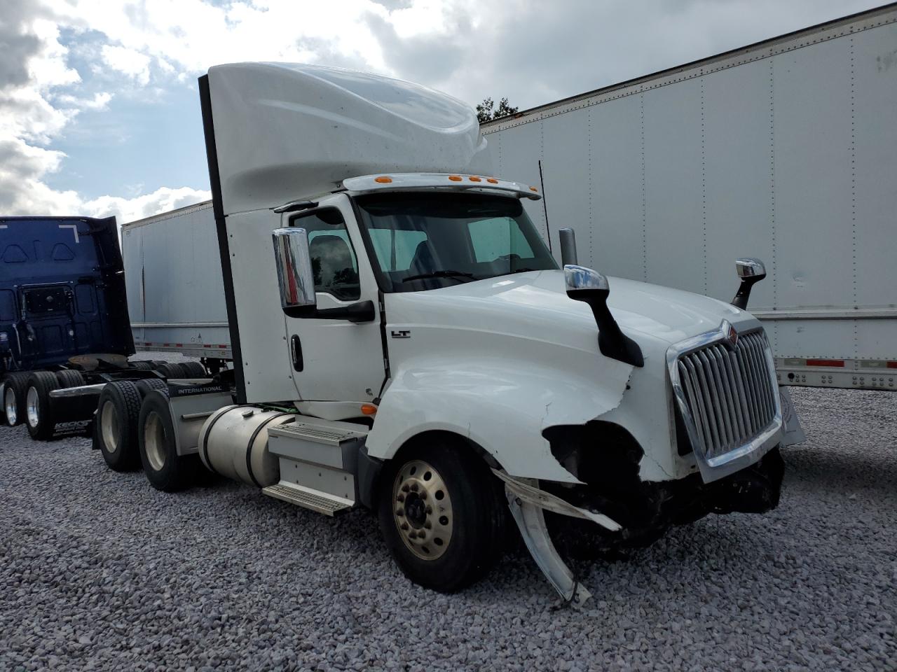 2023 International Lt625