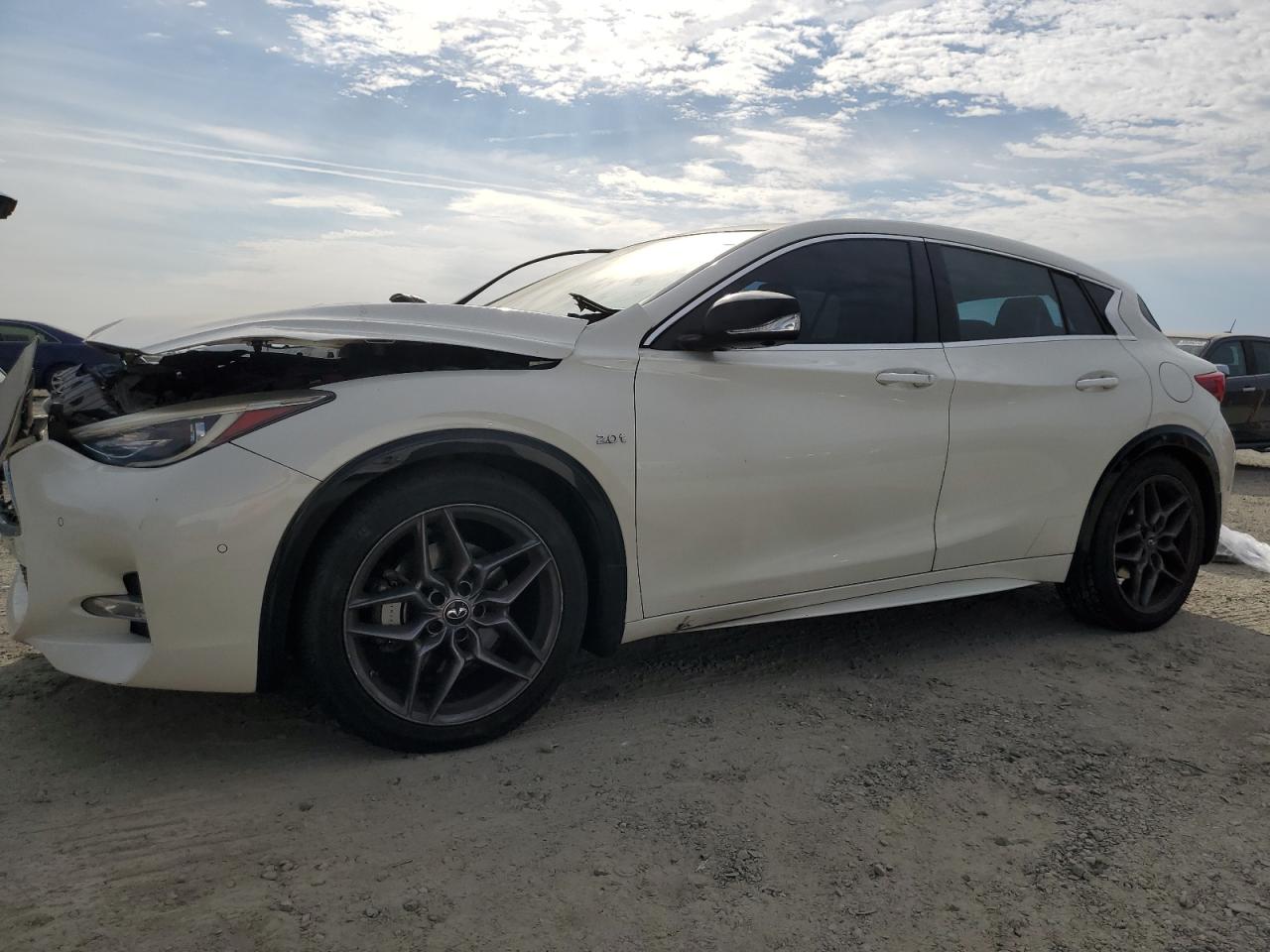 2017 Infiniti Qx30 base BASE