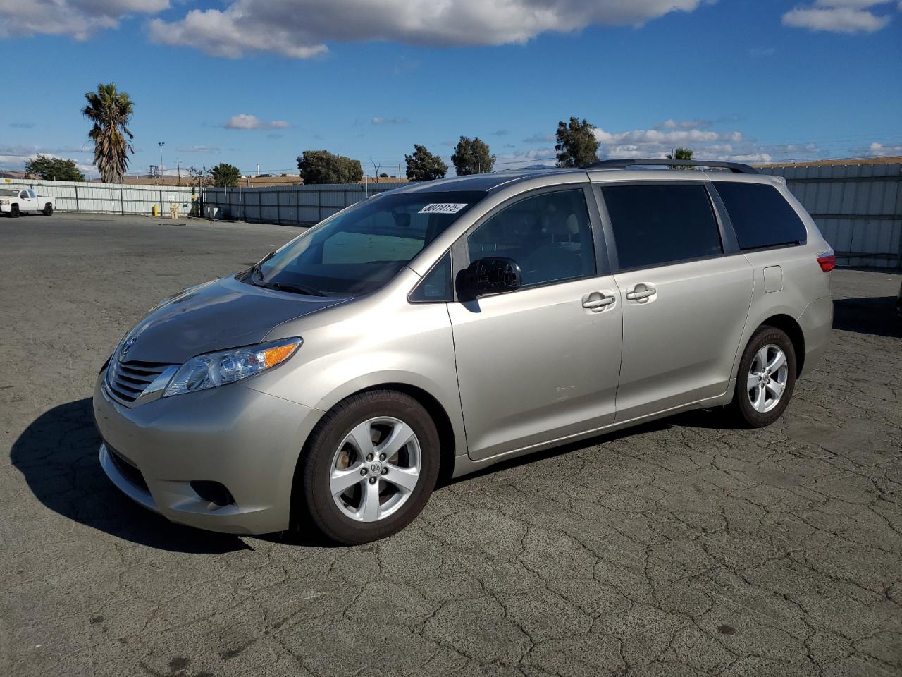 2015 Toyota Sienna le