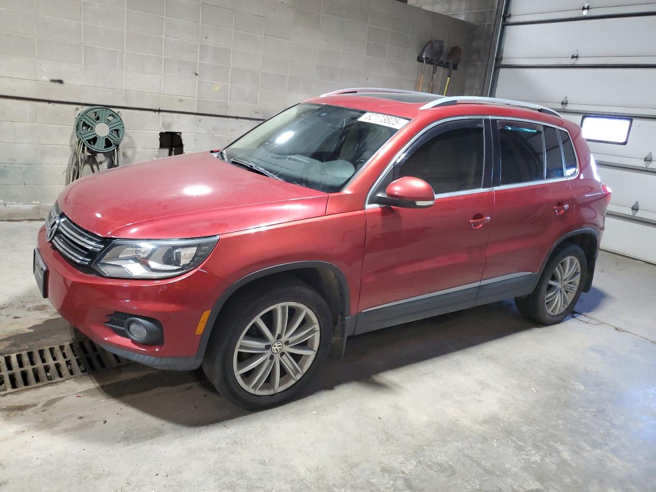 2016 Volkswagen Tiguan s S