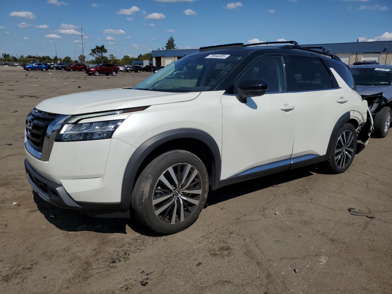 Nissan Pathfinder platinum