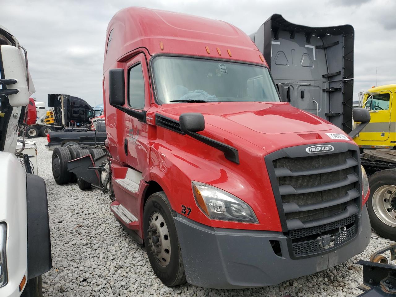 2020 Freightliner Cascadia 1