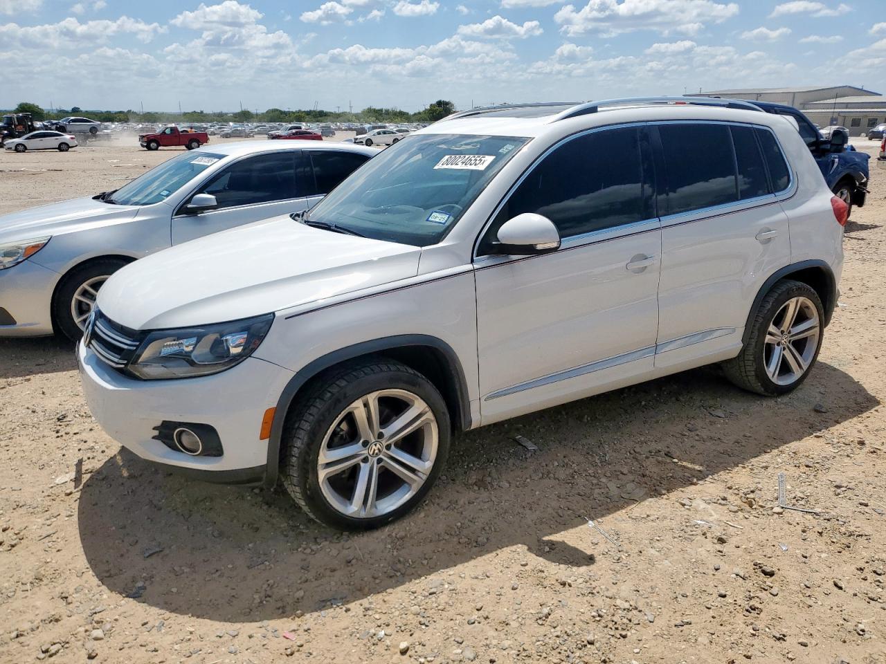 2014 Volkswagen Tiguan s S