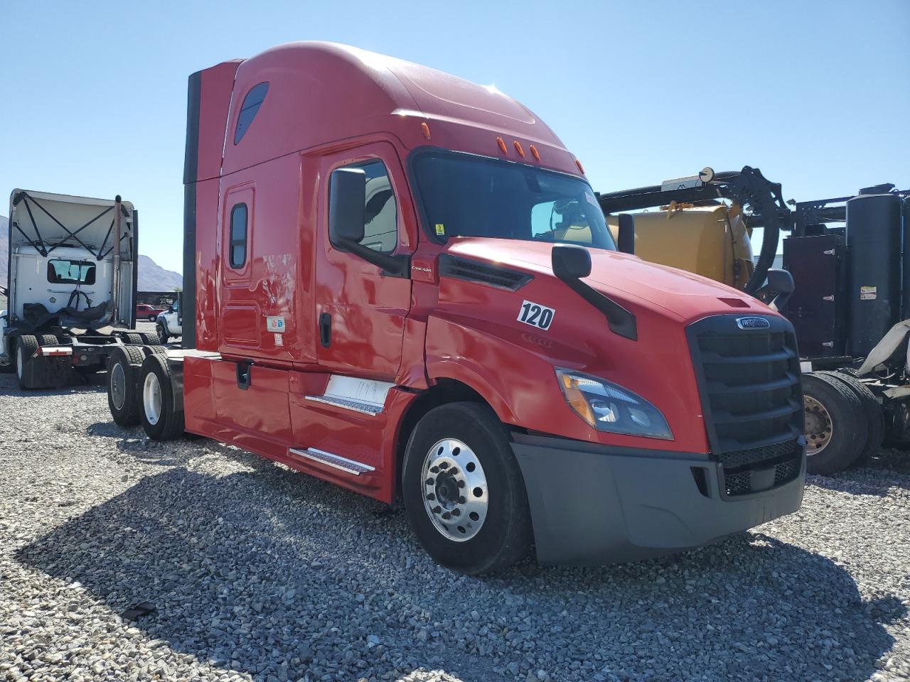 2020 Freightliner Cascadia 126