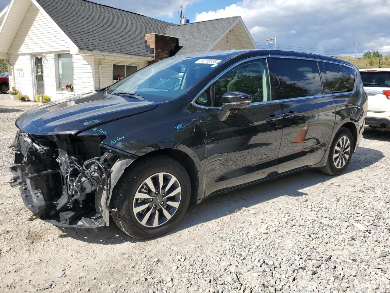 2022 Chrysler Pacifica h HYBRID TOURING L