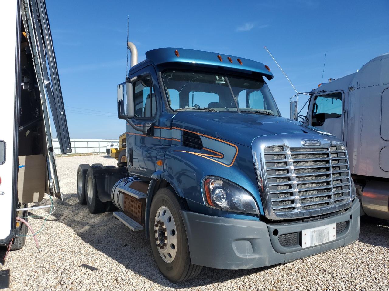 2014 Freightliner Cascadia 1