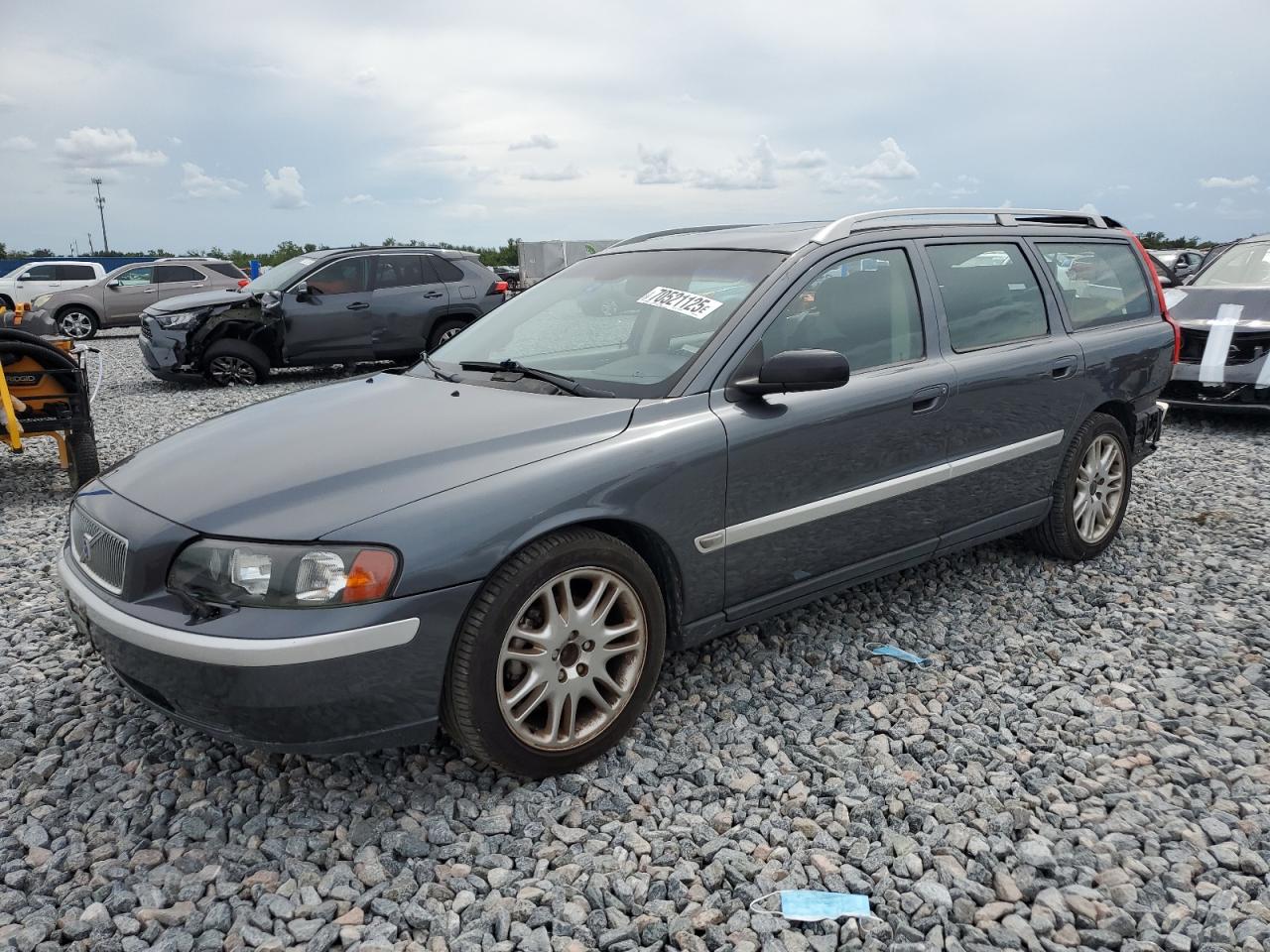 2004 Volvo V70