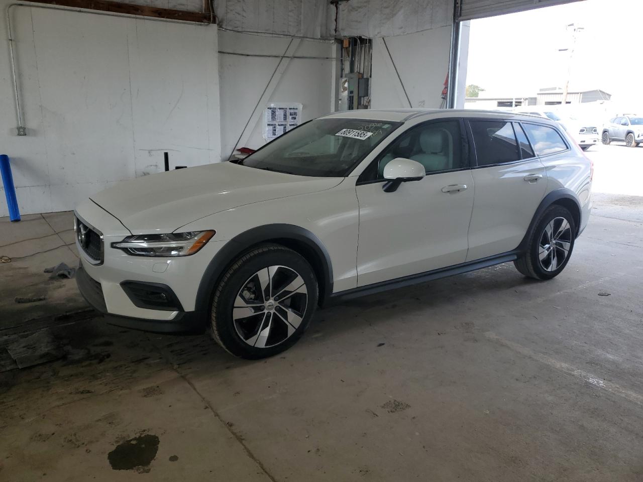 2022 Volvo V60 cross country T5 Momentum