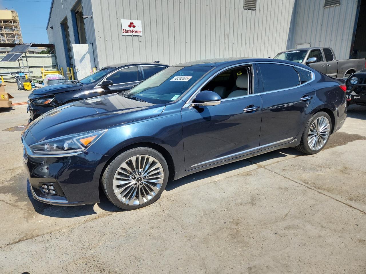 2017 Kia Cadenza pr PREMIUM