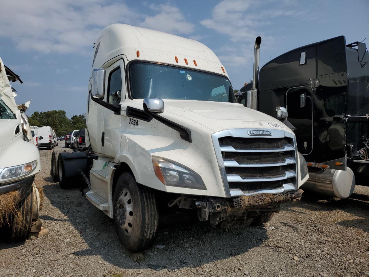 2020 Freightliner Cascadia 1