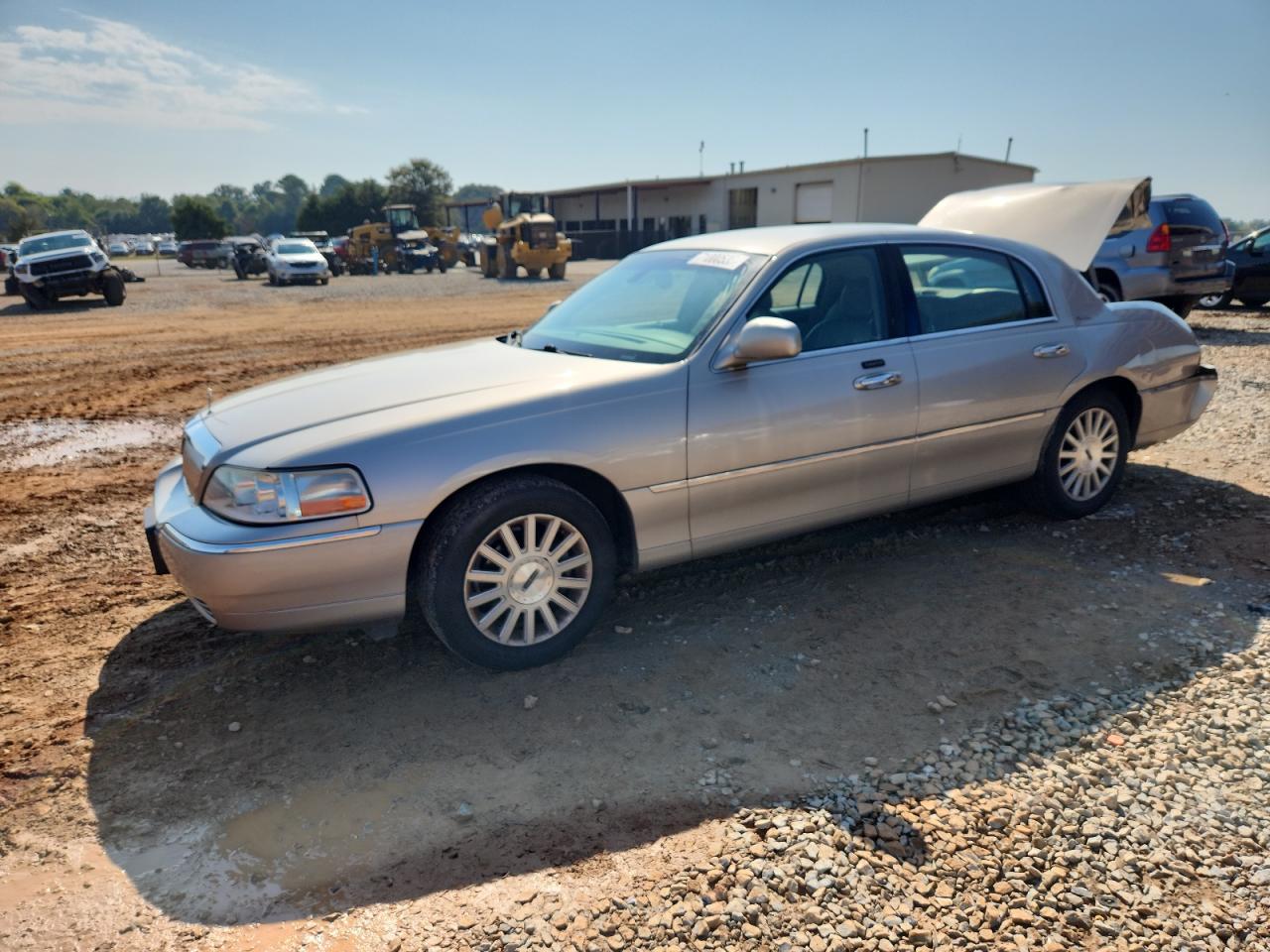 2003 Lincoln Town car signature SIGNATURE