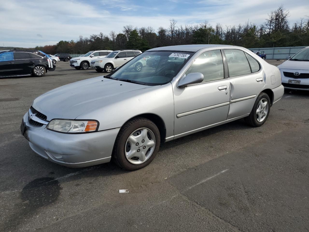 2000 Nissan Altima xe XE