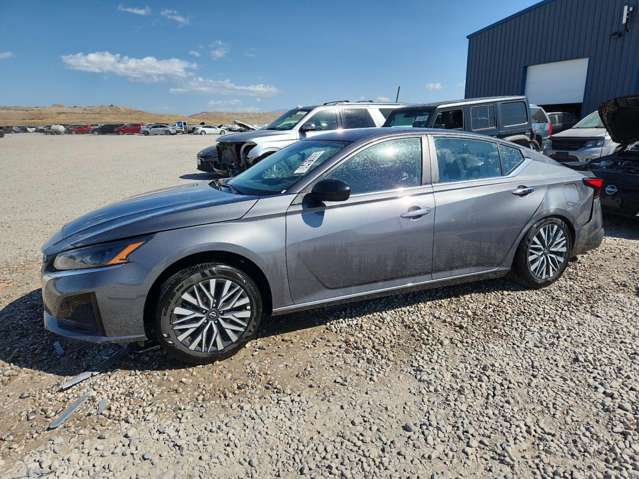 2025 Nissan Altima sv SV