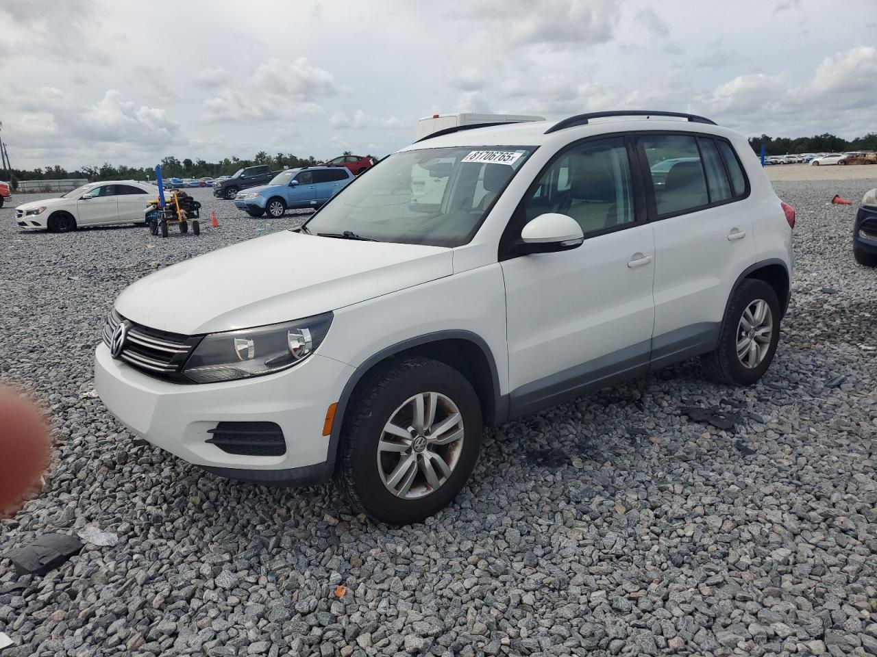 2016 Volkswagen Tiguan s S