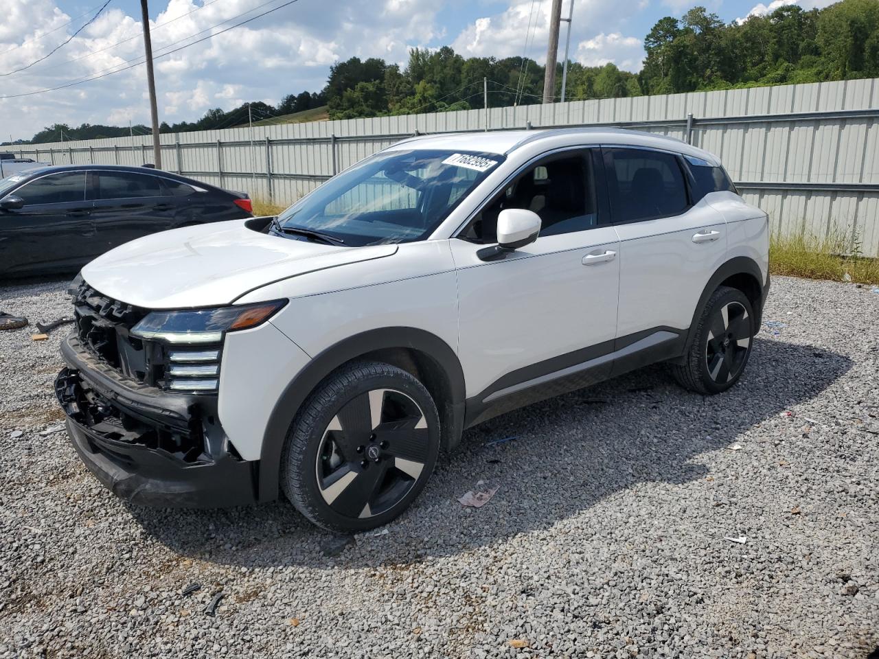 2025 Nissan Kicks sr SR