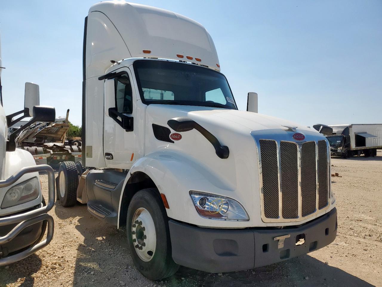 2018 Peterbilt tractor 579