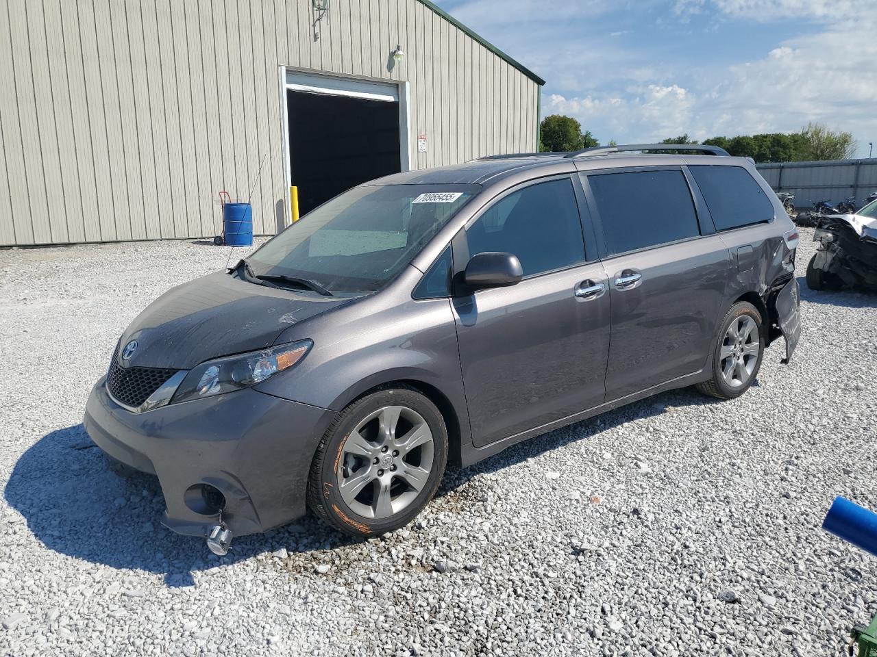 2013 Toyota Sienna spo SPORT