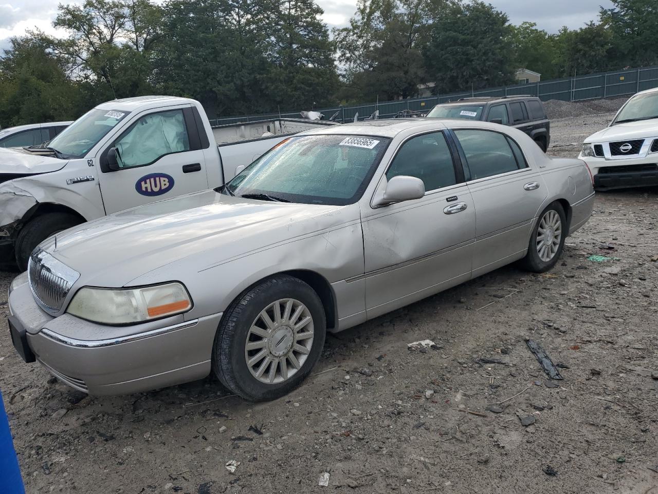 2003 Lincoln Town Car
