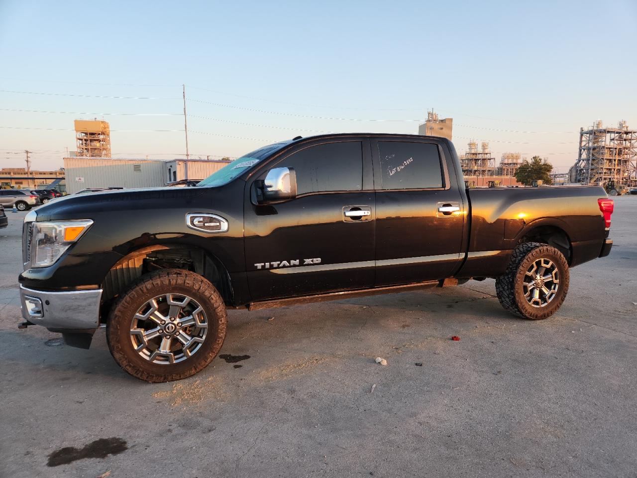 Nissan Titan xd s