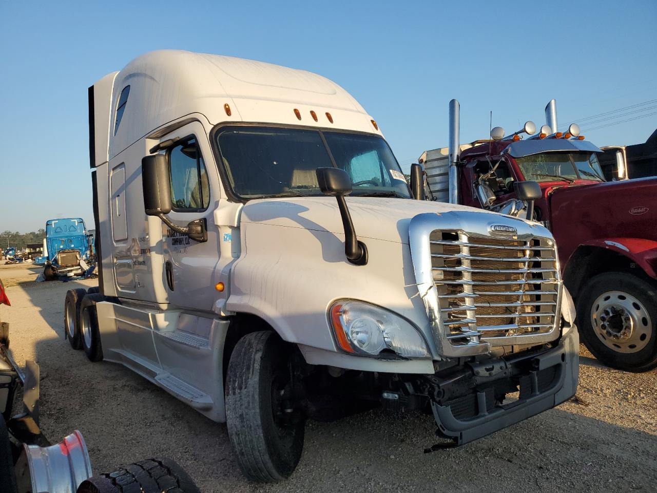 2014 Freightliner Cascadia 1
