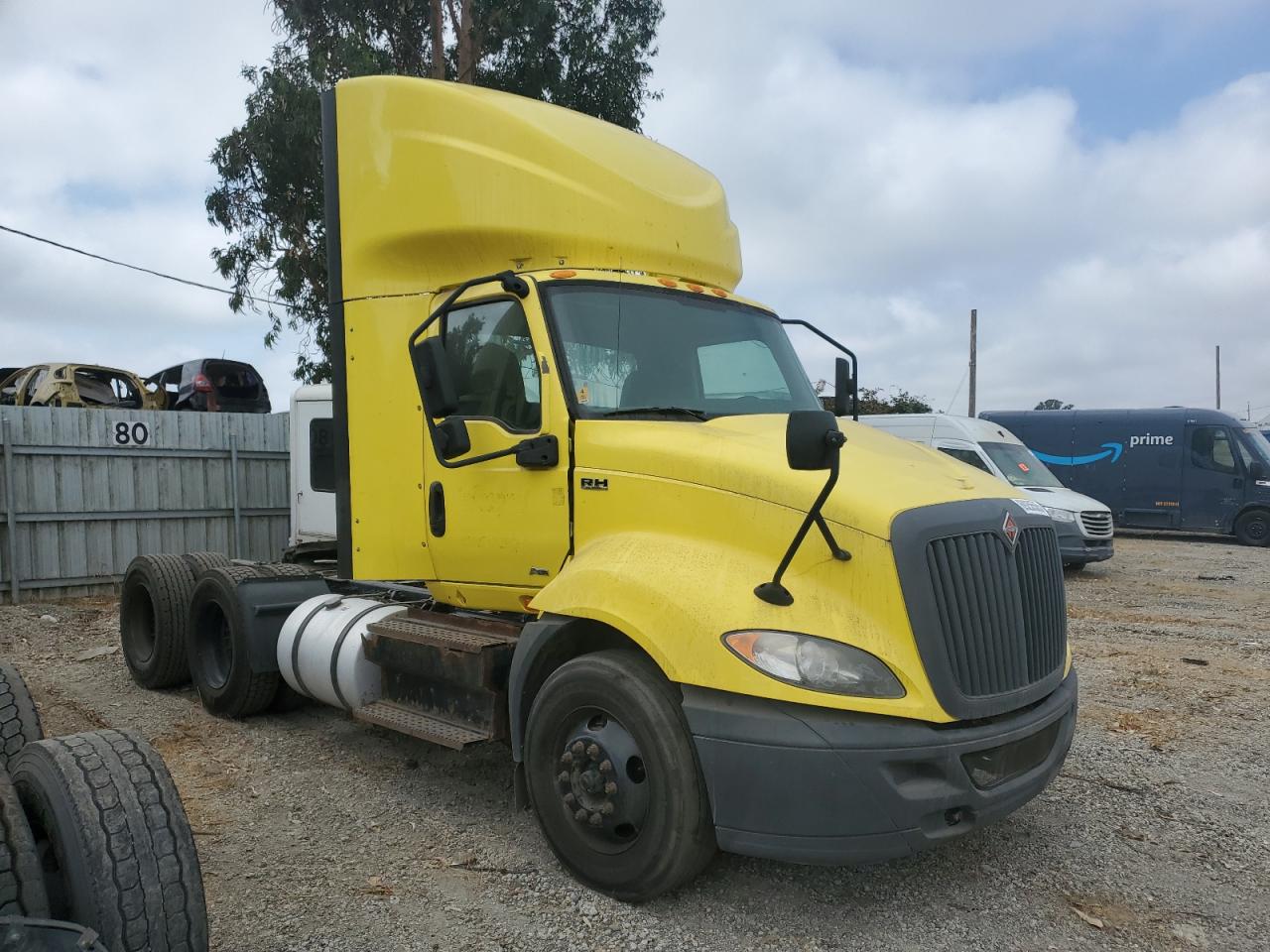 International Rh613 semi truck