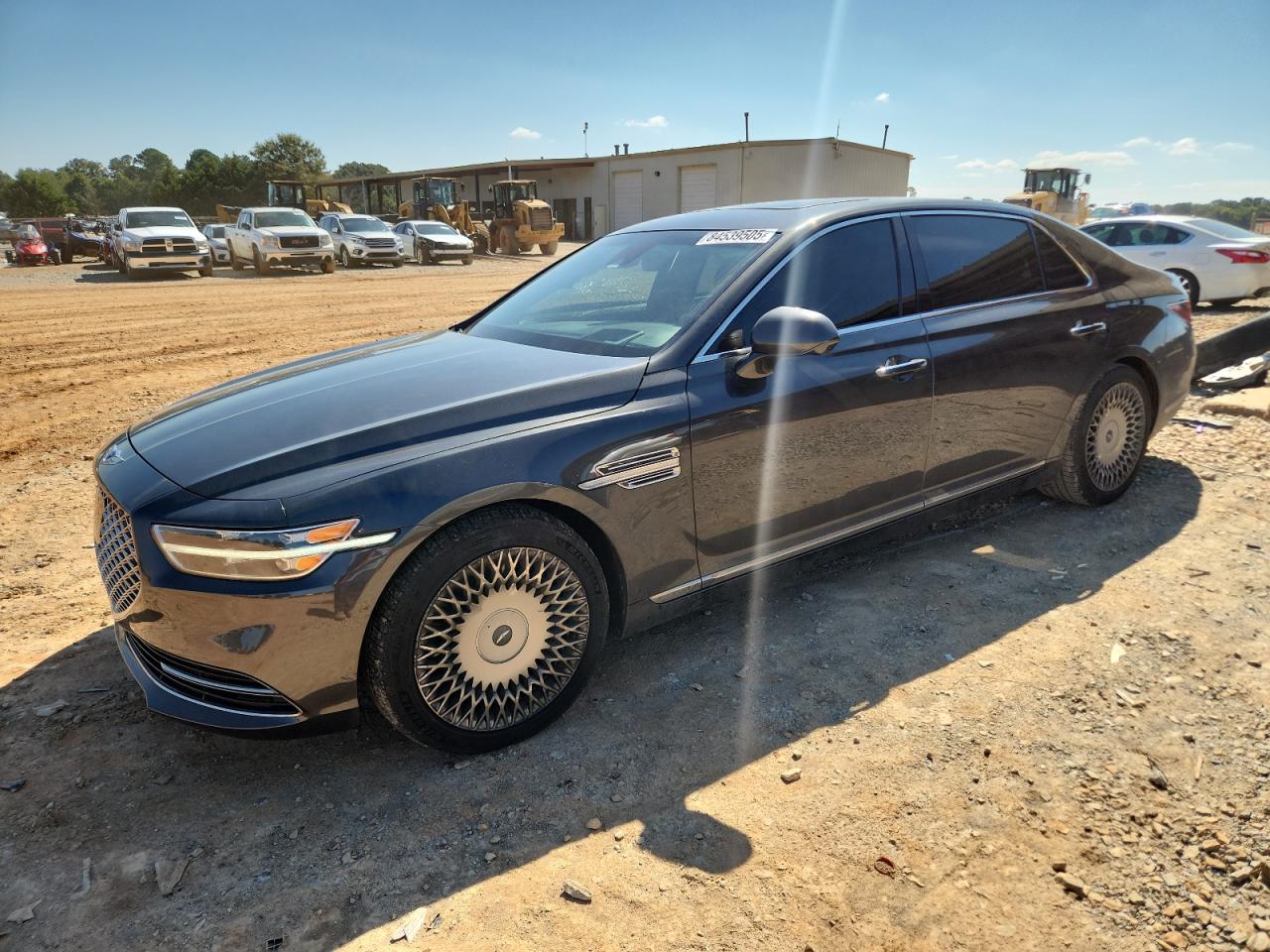 2022 Genesis G90