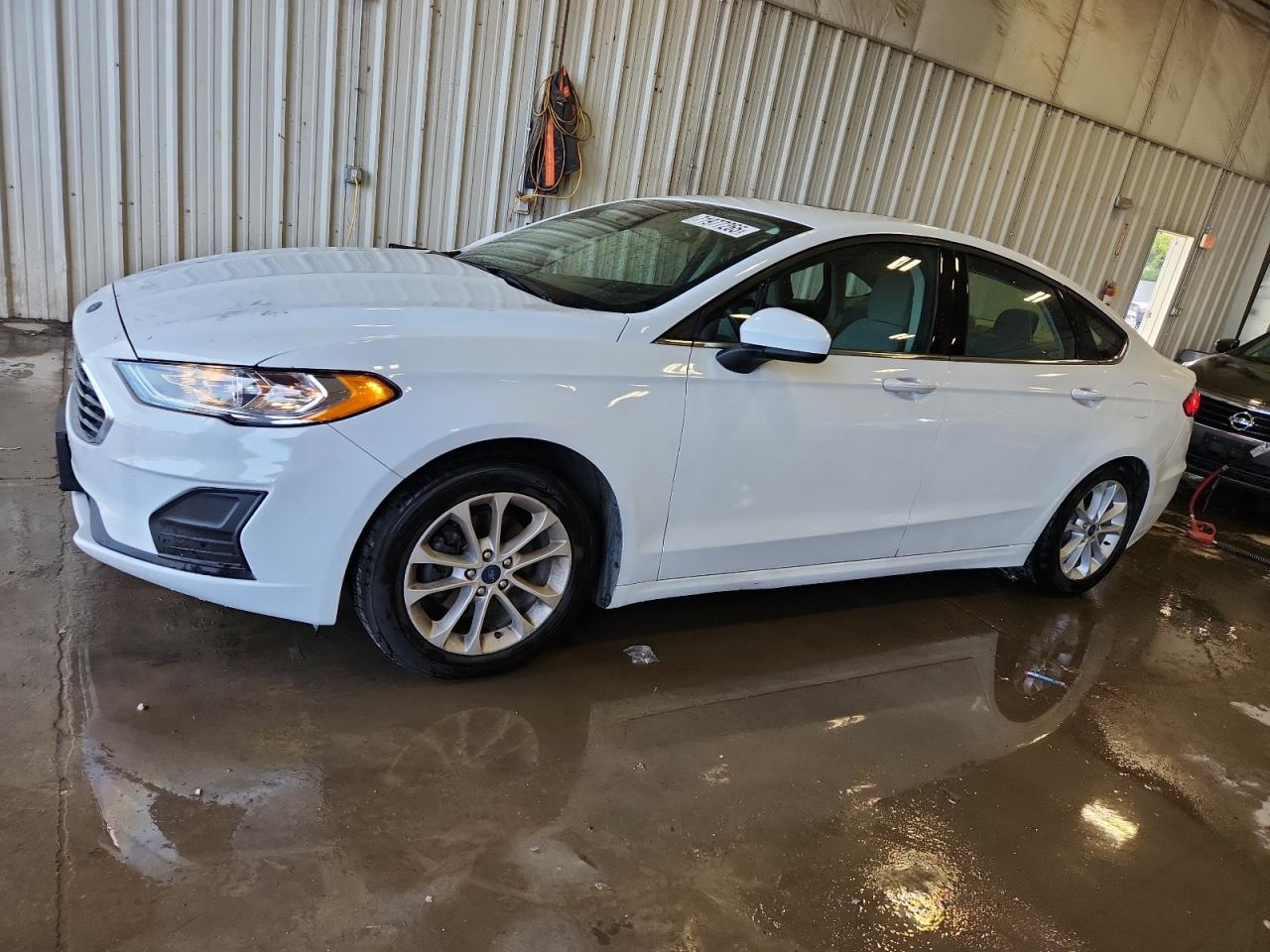 2020 Ford Fusion se SE