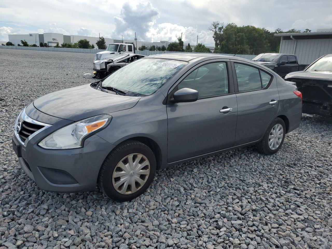 2019 Nissan Versa s S