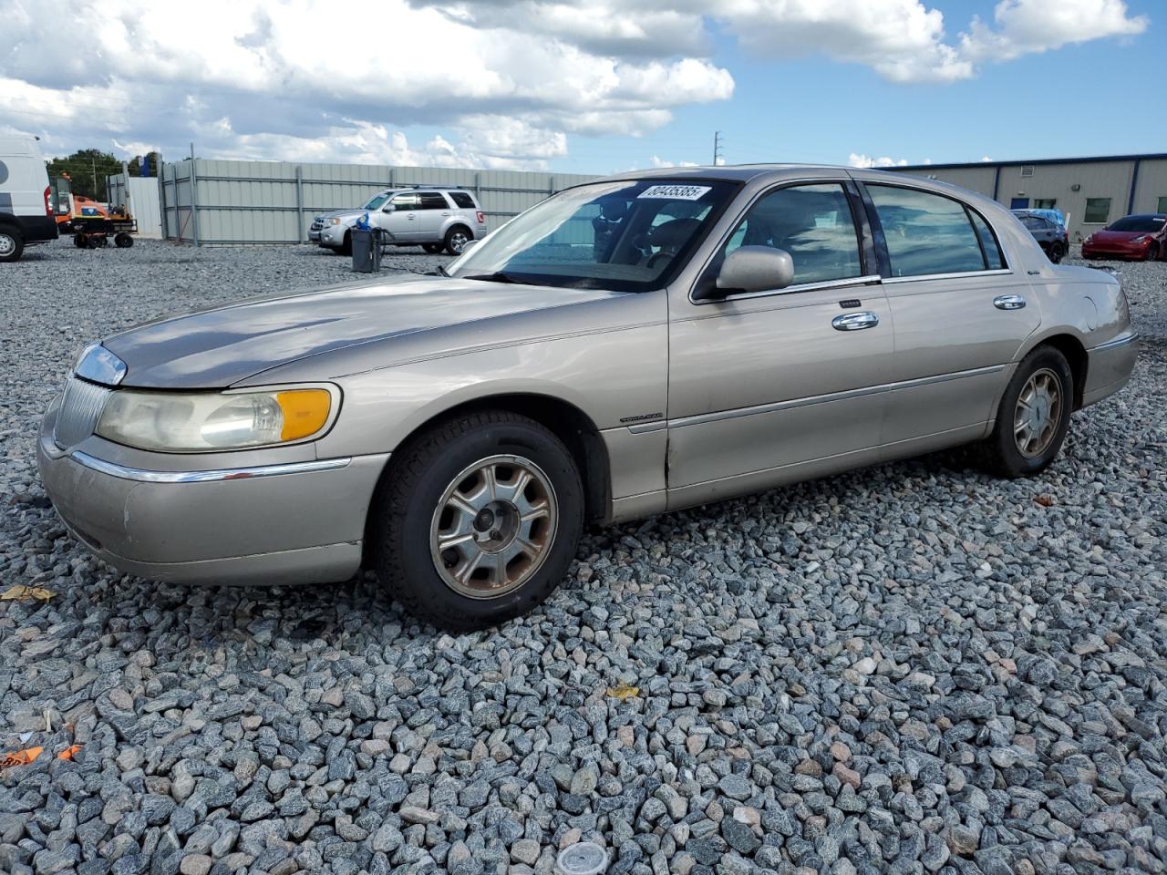 2000 Lincoln Town Car