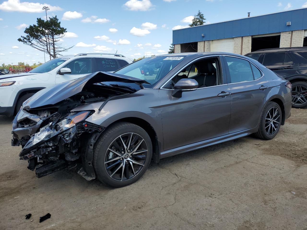 2022 Toyota Camry se SE
