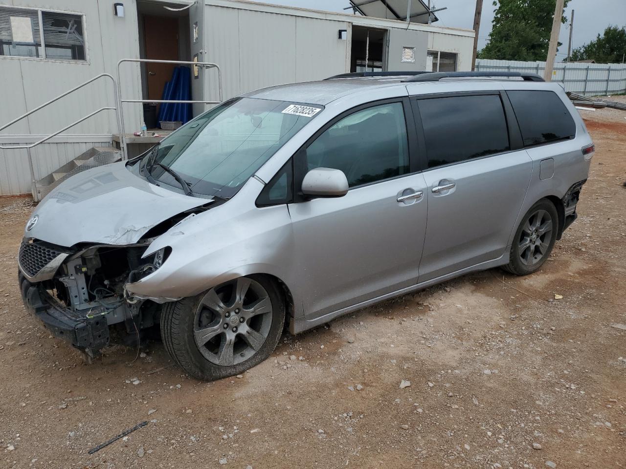 2015 Toyota Sienna sport SPORT
