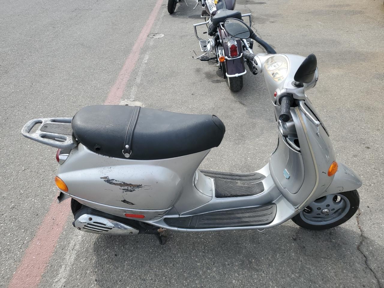 Vespa M198f