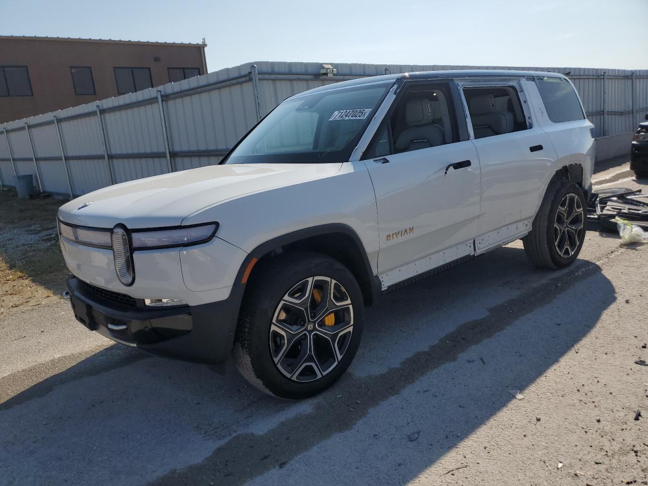 2024 Rivian R1s Adventure