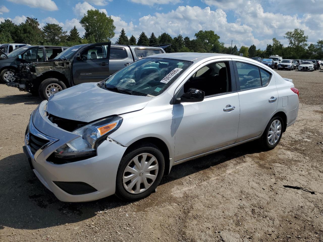 2015 Nissan Versa s S