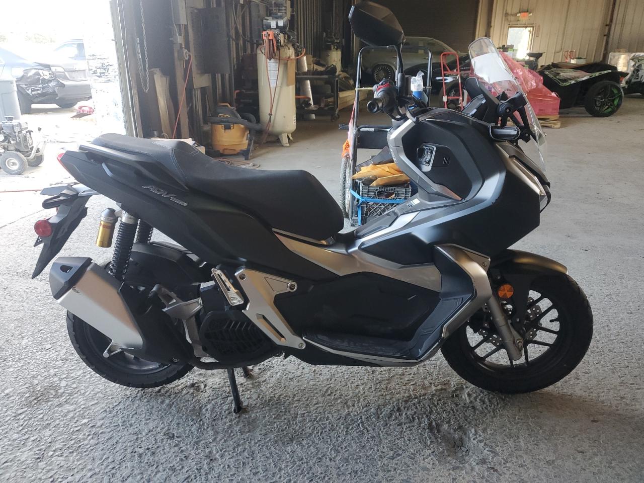Honda Adv150