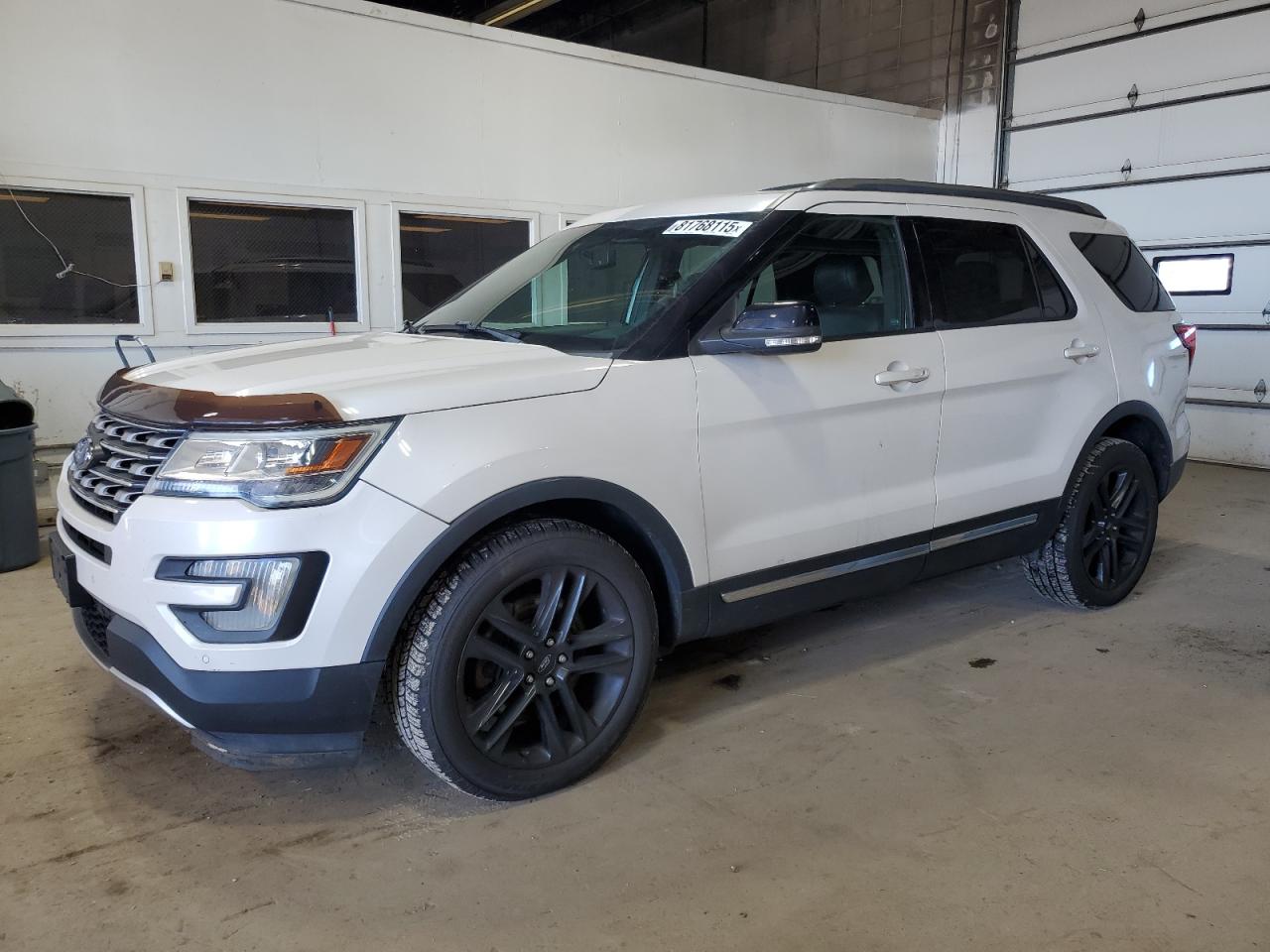 2016 Ford Explorer x XLT
