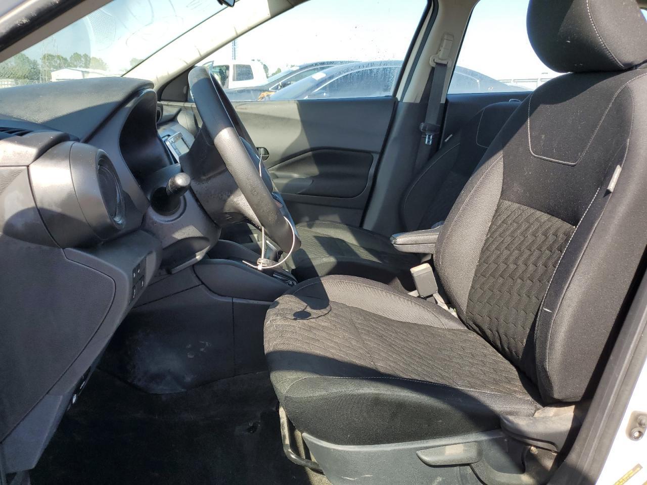2022 Nissan Kicks s S