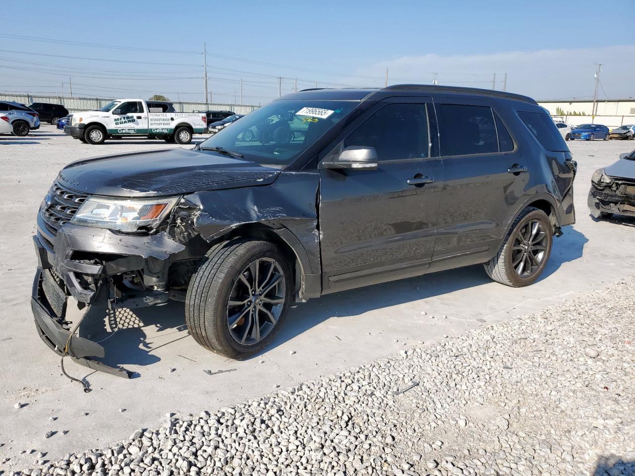 2017 Ford Explorer x XLT