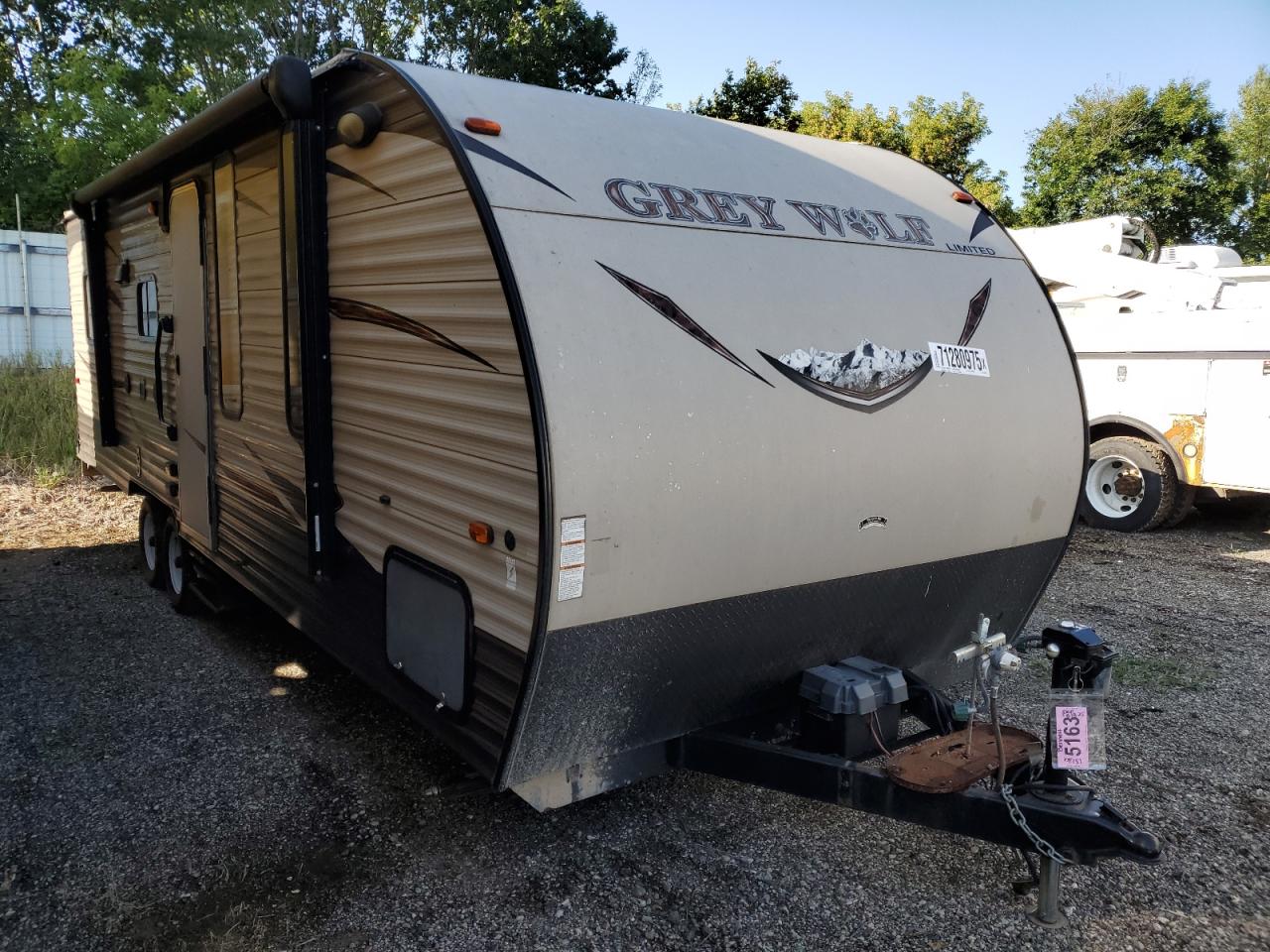 2016 Forest river Cherokee grey wolf m