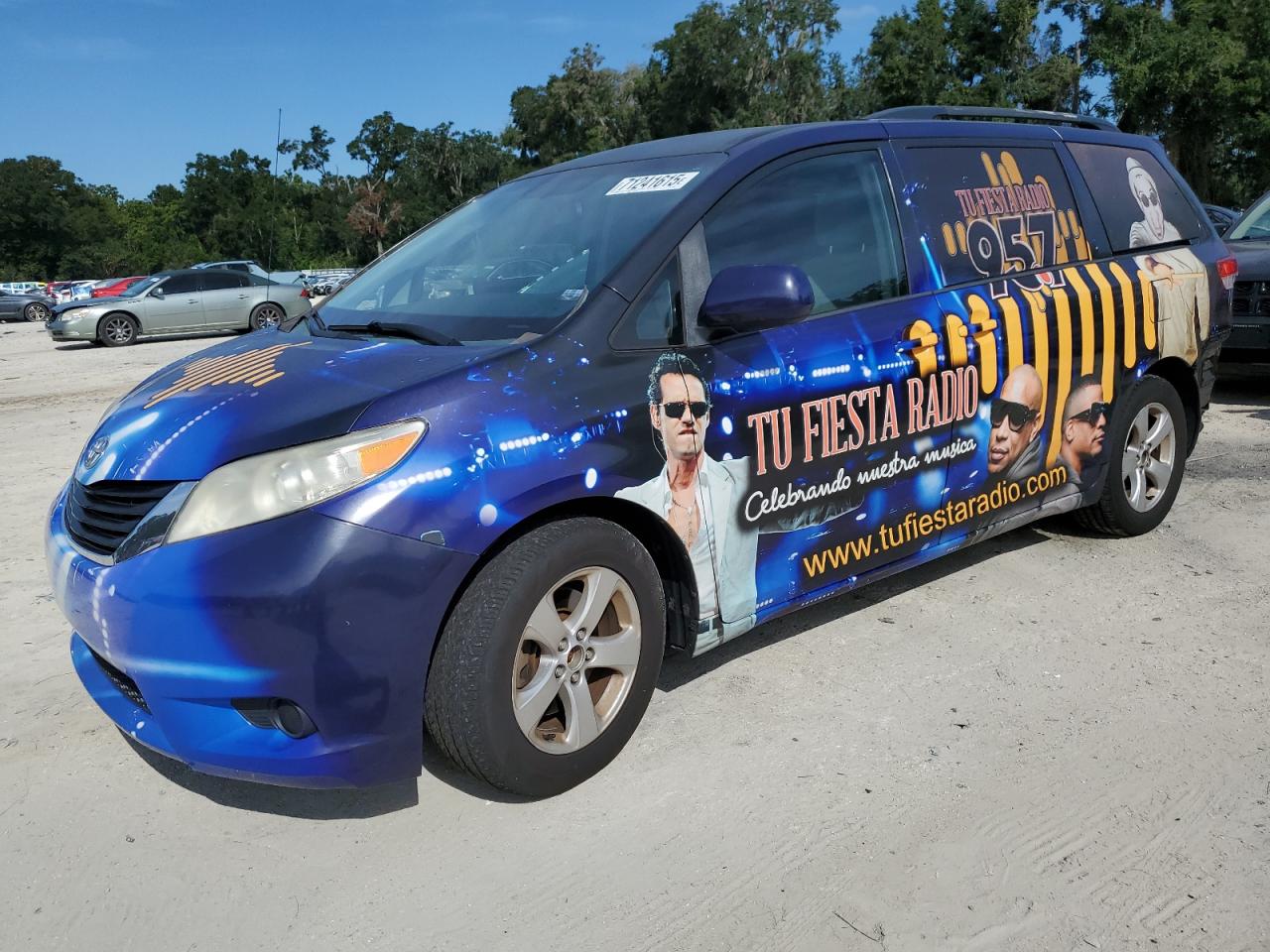 2013 Toyota Sienna le LE