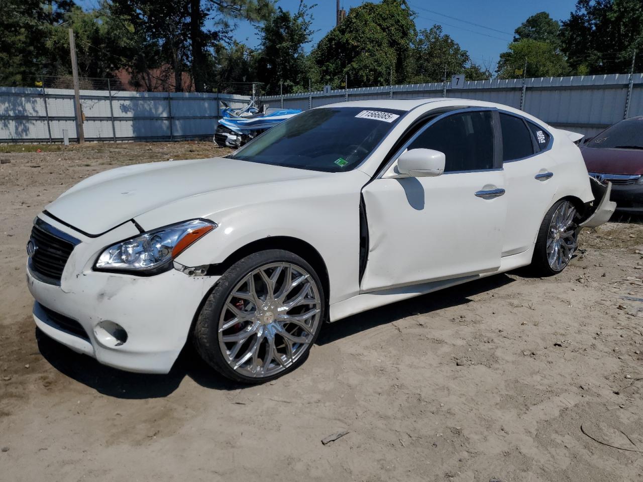 2011 Infiniti M37