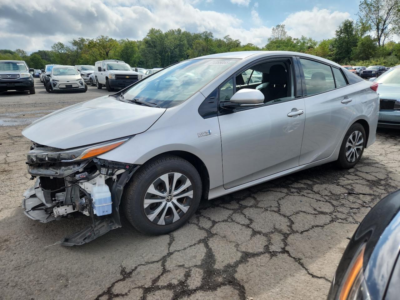 2020 Toyota Prius prim LE