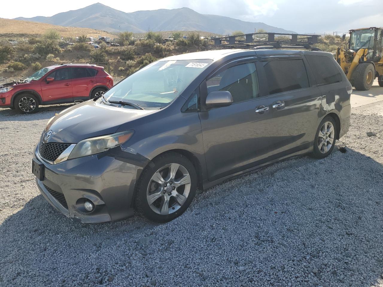2013 Toyota Sienna sport SPORT