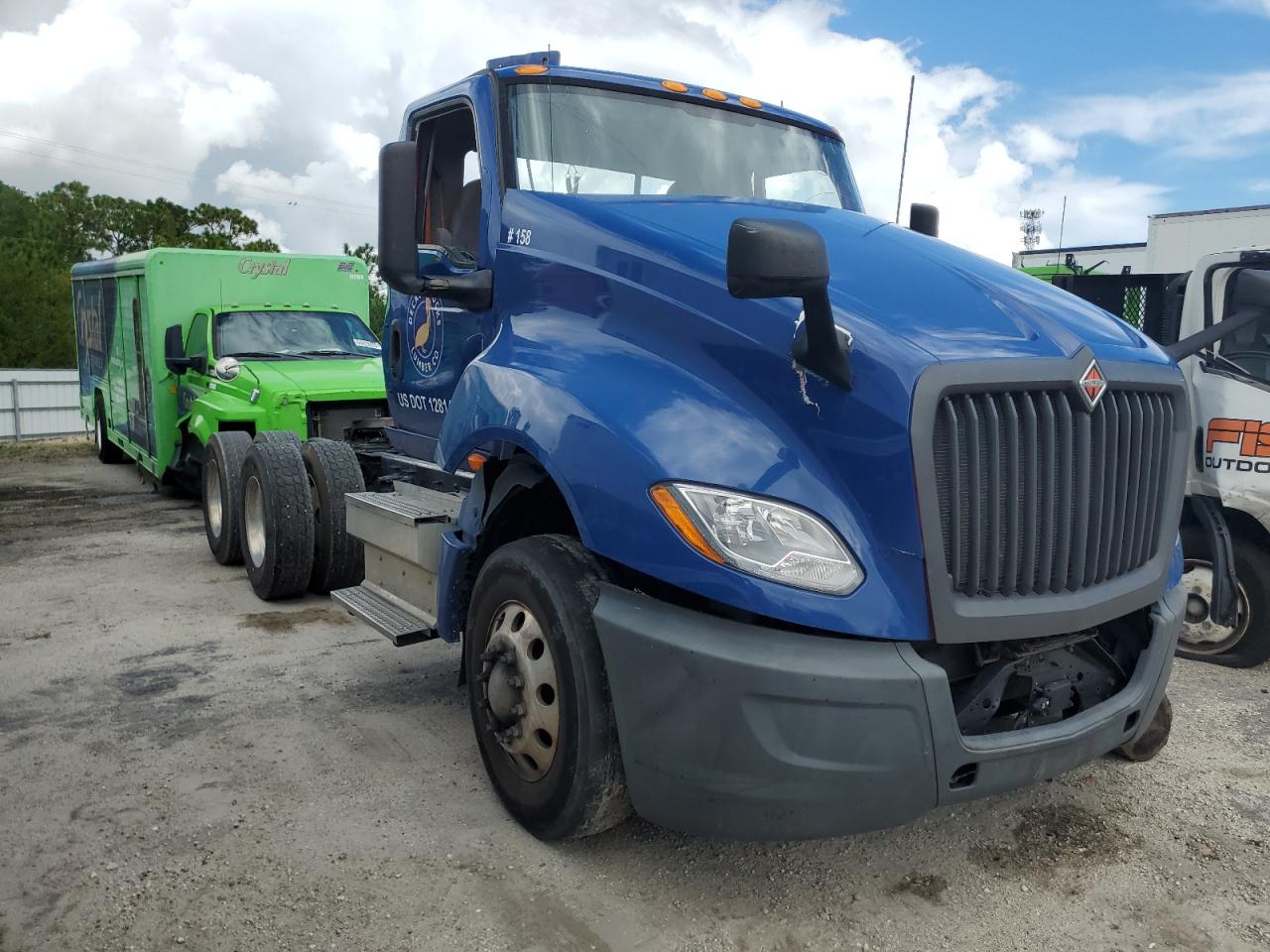 2018 International Lt625