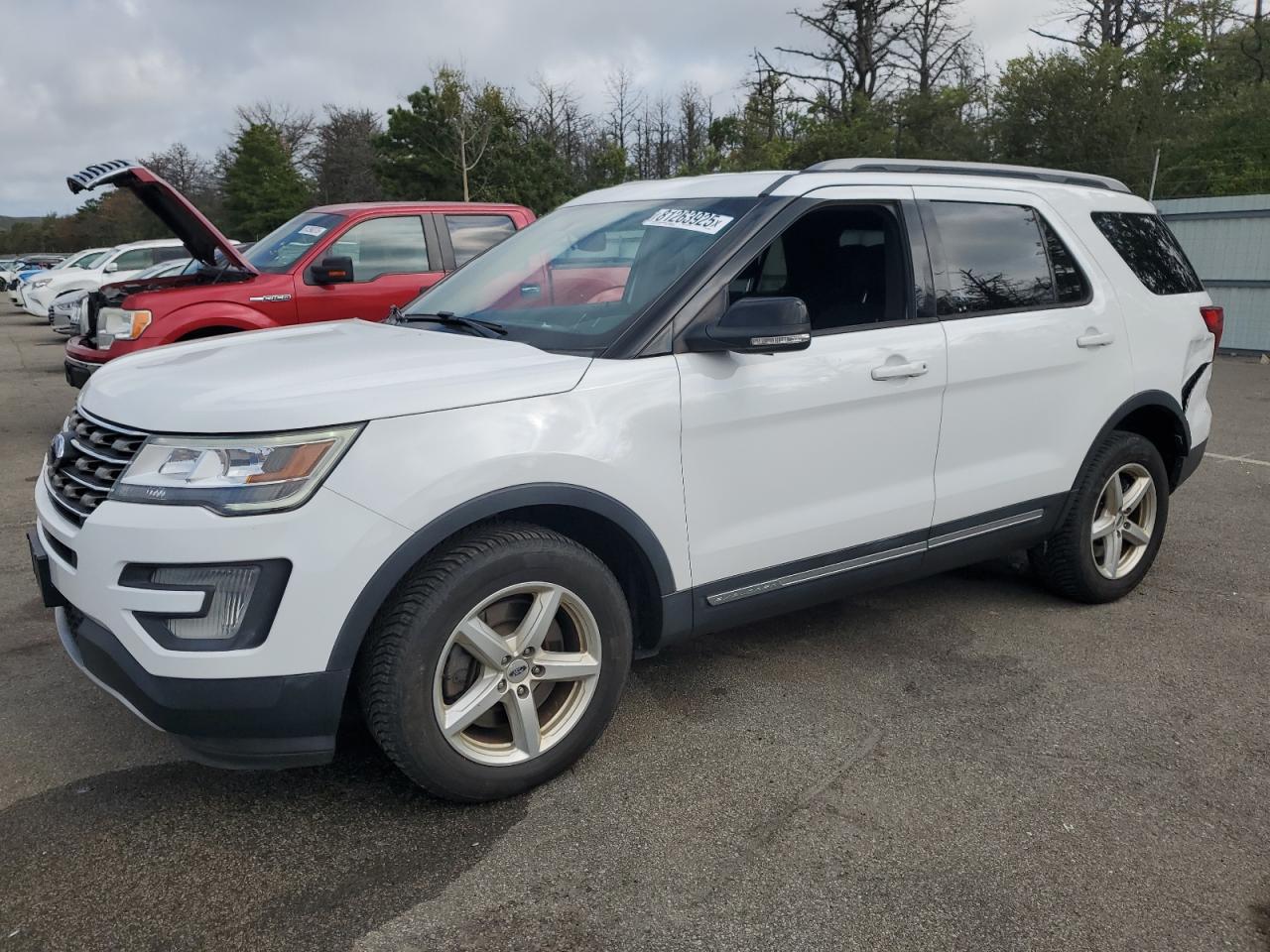 2017 Ford Explorer x